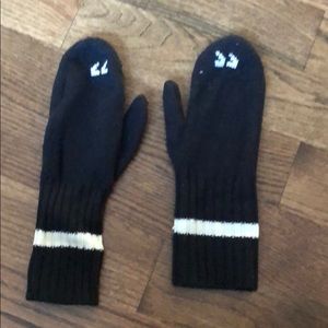 Kate Spade Quotation Mittens